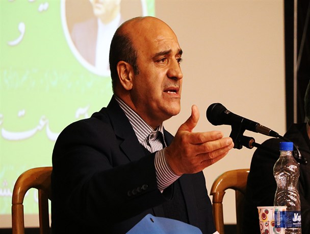 عملکرد روحانی با برنامه هایش سازگار نیست/ کارخانه‌های بزرگ استان حقوق معوقه ندارند