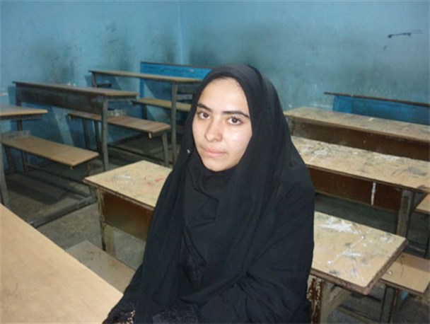 گفتگوی خواندنی با دانش آموز ۱۷ ساله ی کرجی که ۱۶ سواد آموز را با سواد کرده است!