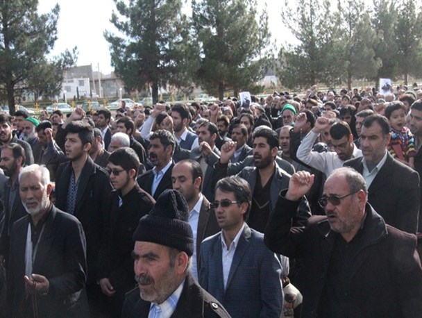 فریاد مرگ برآل سعود در بین نمازگزاران قاین طنین انداز شد+تصاویر