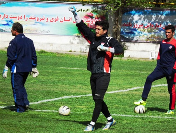 با پرسپولیس صحبت هایی داشته ام اما هنوز یک کار نیمه تمام دارم!