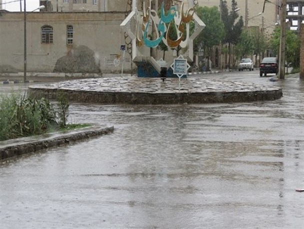 خوشحالی دیم‌کاران زرندیه در پی بارش باران