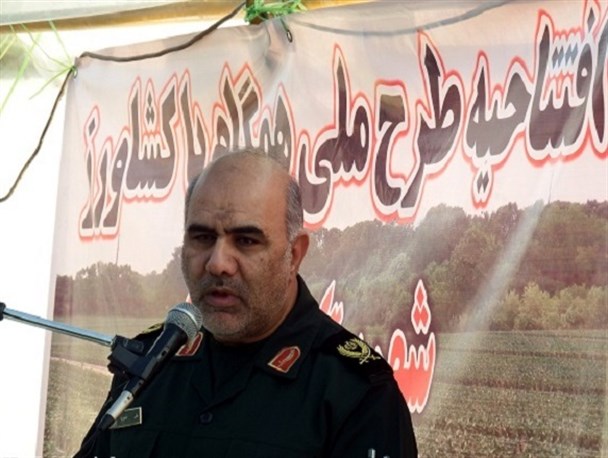 سپاه پاسداران بر اساس نیازها، به جامعه کمک می کند/ لزوم حضور آحاد ملت در جنگ فرهنگی و اقتصادی