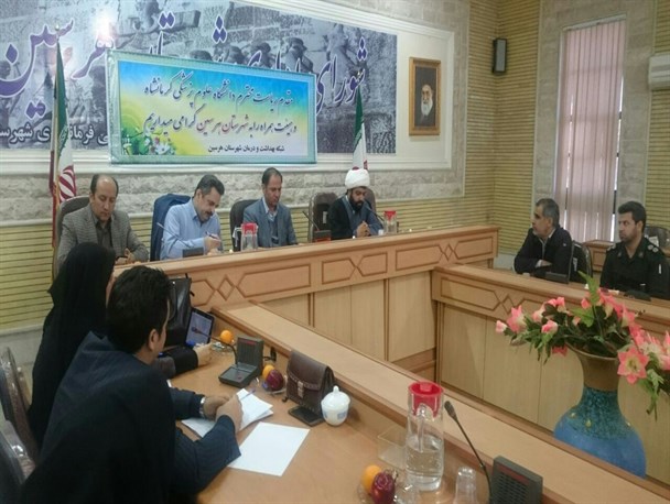 حضور ریاست دانشگاه علوم پزشکی استان کرمانشاه و کلنگ رنی چند پروژه بهداشتی در هرسین-+تصویر
