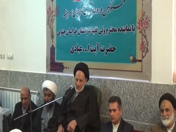 اگر کشوری مدیر لایق نداشته باشد همه چیز بر باد رفته است/ این سخن چه معنی می‌دهد که می‌گویند باید امورات کشور را به یک مدیر اروپایی بدهیم؟