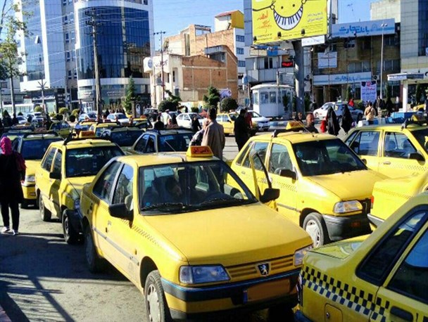 وقتی تاکسی عمده ترافیک شهر آمل را ایجاد می‌کند