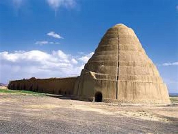 لزوم احیای بیش از ۲۰ اثر ثبتی و تاریخی بیدخت گناباد