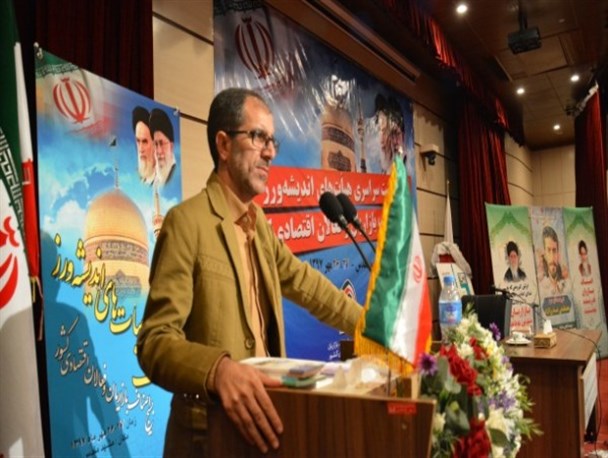 ثبت حماسه قهرمانان سرزمینم را تکلیف انقلابی می‌دانم