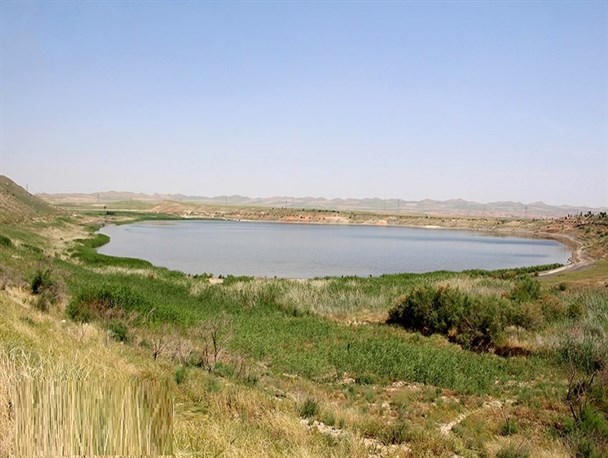 کاهش پهنه آبی دریاچه بزنگان سرخس/ اجرای طرح های آبخیزداری و مشارکت مردم به احیای دریاچه کمک می کند