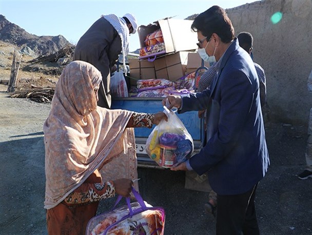 توزیع ۴۵ بسته معیشتی و پتو بین ساکنین روستای صعب‌العبور "کلاتو"