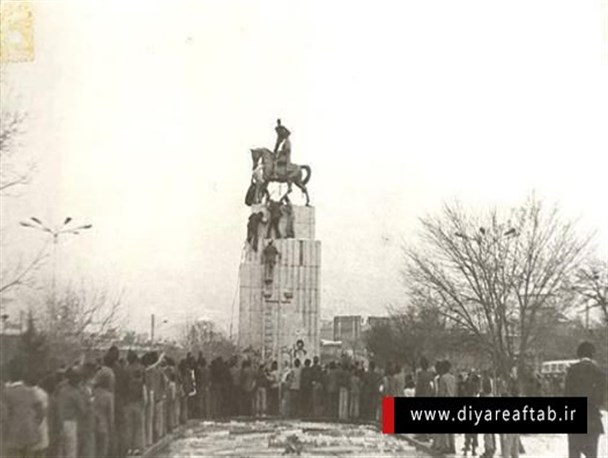 اراک برای نبودن مجسمه شاه چهار شهید داده است+عکس