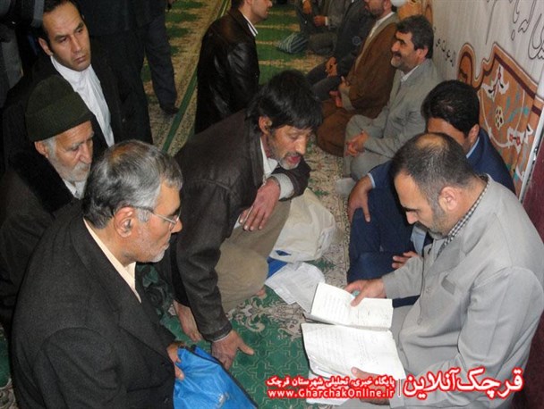 ملاقات مردمی فرماندار و مسئولان قرچک در مصلی نماز جمعه انجام شد