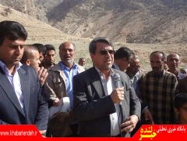 25 گلزار با 36مزار شهید شهرستان لنده چشم انتظار ساماندهی می باشند