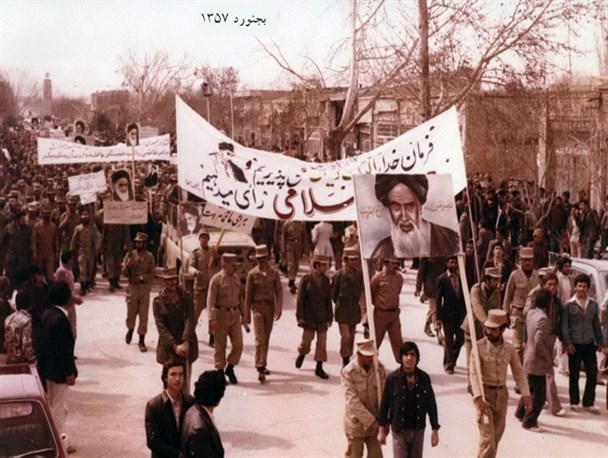 تصاویر کمتر دیده شده از روزهای انقلاب 57 در بجنورد