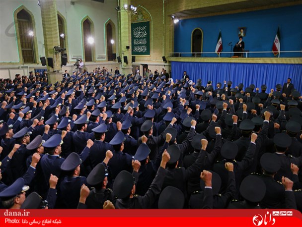 گزارش تصویری/دیدارکارکنان و فرماندهان نیروی هوایی با فرمانده کل قوا