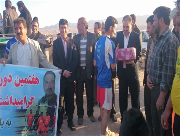 مسابقات مینی فوتبال روستای نقاب به پایان رسید