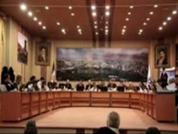 حاجی پور:جایگاه و شان شورای شهر از طرف استانداری نادیده گرفته شده/ کش و قوسهای فراوان و کنجالی اعضای شورا بر سر بررسی یک لایحه