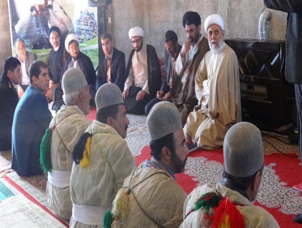 نشست پیشگیری از نزاع های دسته جمعی با حضور معتمدان و ریش سفیدان عشایر استان