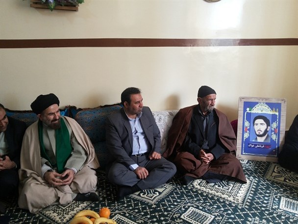 دیدار مسئولان استانی با خانواده یک شهید در دهدشت+ تصاویر