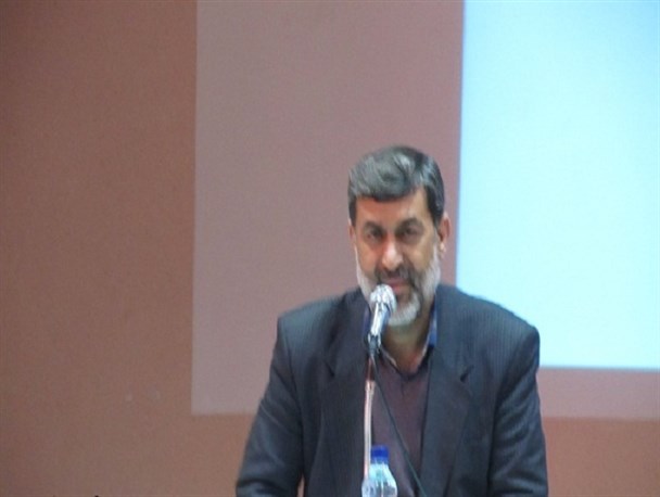 انقلاب دین را به جامعه برگرداند/ شناساندن دستاوردهای انقلاب را بین دانش آموزان نهادینه کنیم