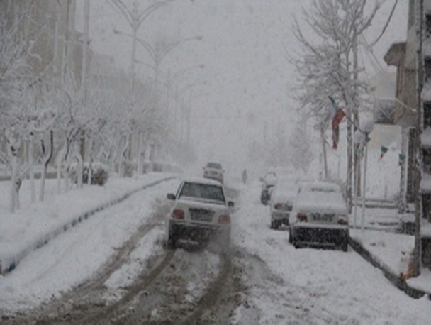 صحنه هایی زیبا از بارش برف سنگین در همدان