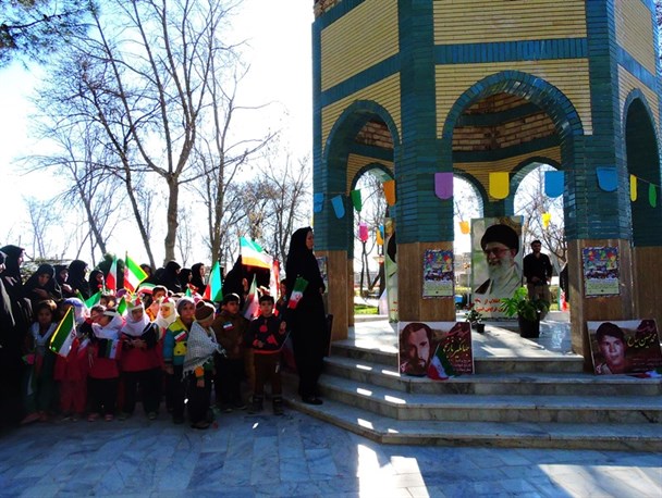 مهمانی لاله ها در گلزار شهدای گمنام درگز برگزار شد