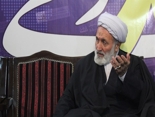 کسانی که دم از شورای رهبری میزنند، حیا کنند/ مدرکی که نمی خواستند بخاطر داشتن ریش بدهند!/ سرم را در راه مبارزه گذاشتم