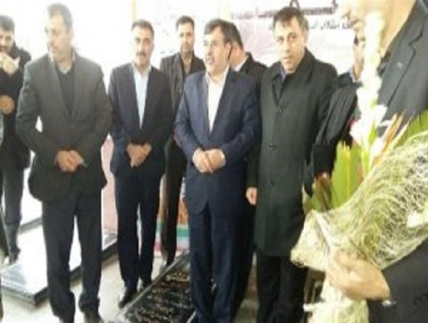 حضور استاندار قزوین در گلزار شهدای تاکستان