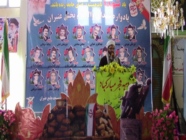 دشمن درصدد مصادره انقلاب و روحیه انقلابی ملت است