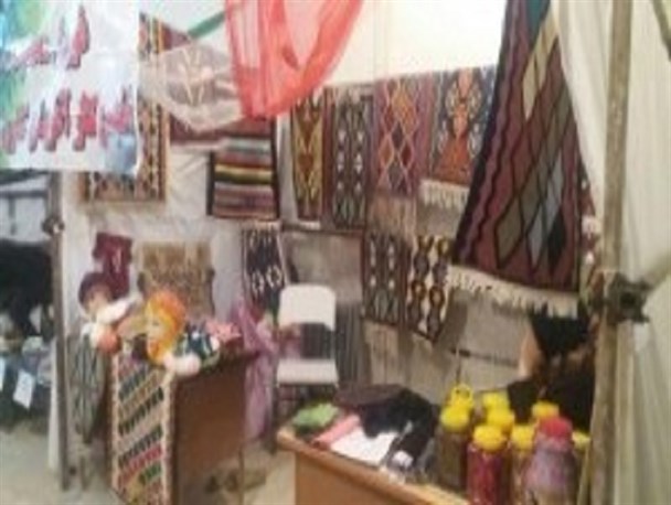نمایشگاه صنایع دستی در گرمی برپا شد +تصاویر