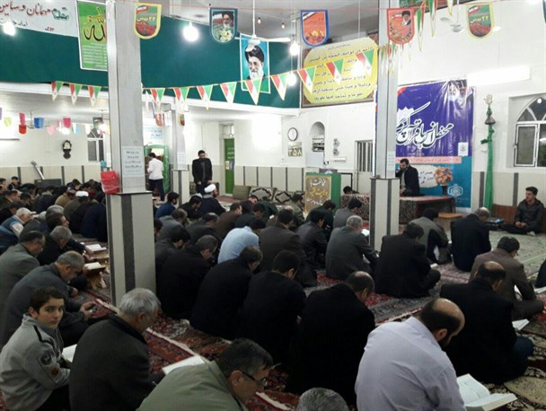 محفل انس با قرآن و تجلیل از مقام آوران قرآنی در ایثاگران منجیل برگزار شد