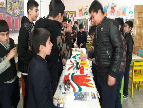 جشنواره نقاشی همگانی در شهرستان سامان برگزار شد