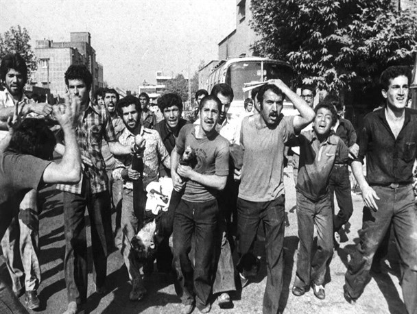 شهیدی از جنس فرهنگیان/ دانش آموزان تیمور پرچم داران رشادت های شهدای انقلاب