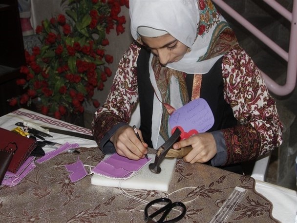 برپایی بازارچه کسب و کار و کارآفرینی در مدرسه دخترانه شاهد کردکوی+تصاویر