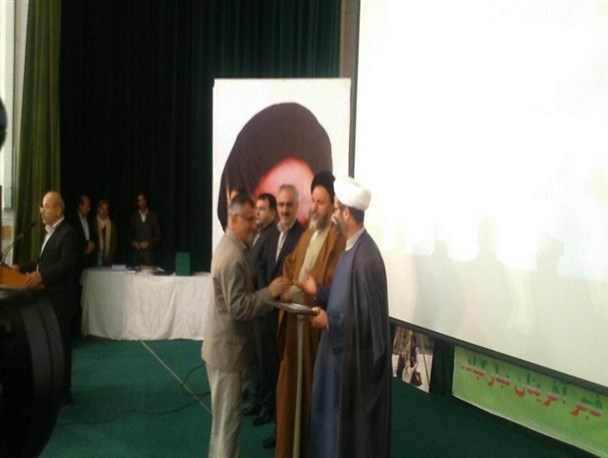 جشن بزرگ انقلاب و تجلیل از کشاورزان نمونه در یاسوج برگزار شد+تصاویر