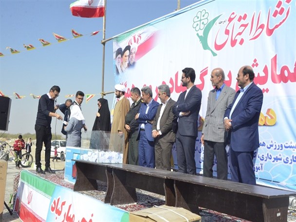 همایش پیاده روی خانوادگی در اهرم برگزار شد + تصاویر