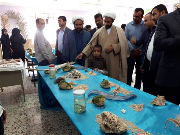 افتتاح نمایشگاه آبزیان خلیج فارس و نمایشگاه عکس در روستایی پرک  + تصویر