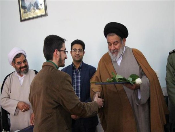مراسم تجلیل از حافظان قرآن کریم در بافق برگزار شد +تصاویر