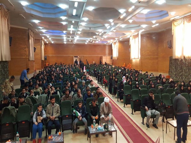 مراسم بزرگ داشت دهه ی فجر برای پاسداران تیپ 32 انصارالحسین(ع) برگزار شد+تصاویر