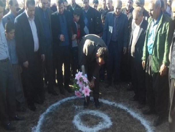 کلنگ زنی سالن ورزشی چند منظوره روستای چقاکبود اسلام آبادغرب+تصاویر