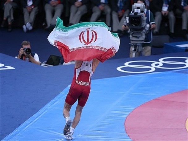 ۴۳ سال درخشش ستاره های ایران در میادین بزرگ جهان/ اهتزاز پرچم جمهوری اسلامی در صحنه های ورزشی با رمز استکبار ستیزی