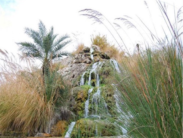آبشار تزرج نگینی در هرمزگان