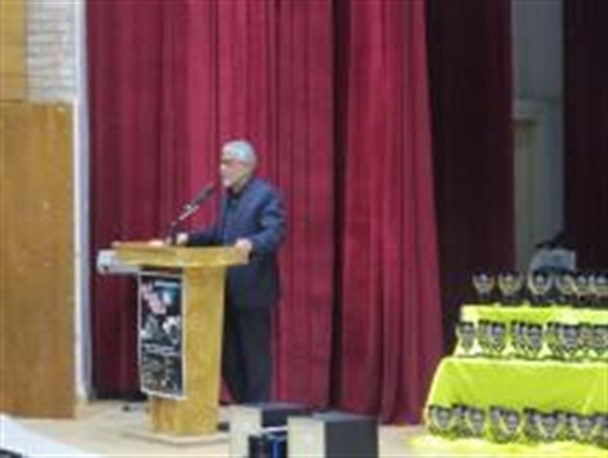 نوجوانان هدایت کننده و مشاور والدین هستند