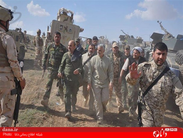 عکس خبری/بازدید حاج قاسم سلیمانی از خط مقدم نبرد در تکریت