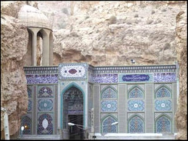 طرح توسعه حرم بی بی حکیمه (س)در گچساران متوقف شد