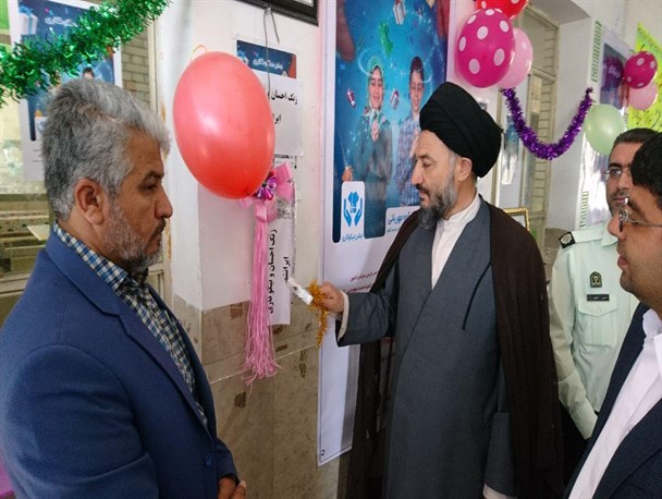 زنگ احسان و نیکوکاری در مدارس ایرانشهر به صدا درآمد+تصاویر