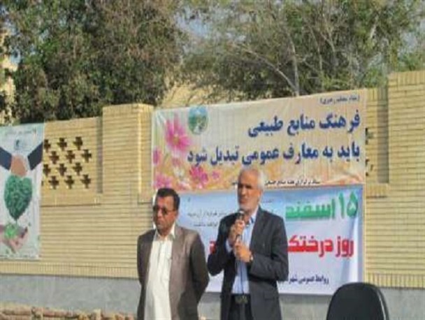 فرهنگ درختکاری و نگهداری از گونه‌های گیاهی باید در جامعه ترویج شود/ توزیع رایگان ۲۰ هزار اصله نهال در چابهار