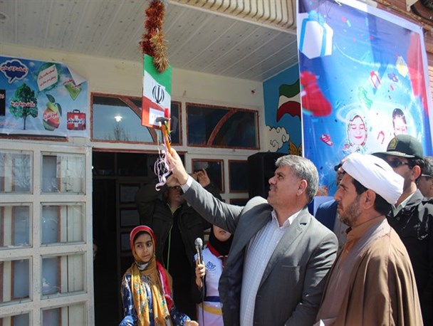 زنگ نیکوکاری در مدرسه نسترن آشخانه نواخته شد