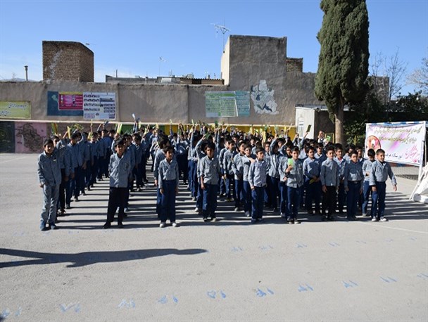زنگ جشن نیکوکاری در مدرسه فرهمندی نی ریز+تصویر