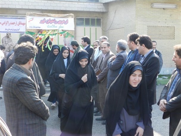 اعزام ۲۲۰ دانش آموز رودباری به مناطق عملیاتی جنوب کشور+تصاویر