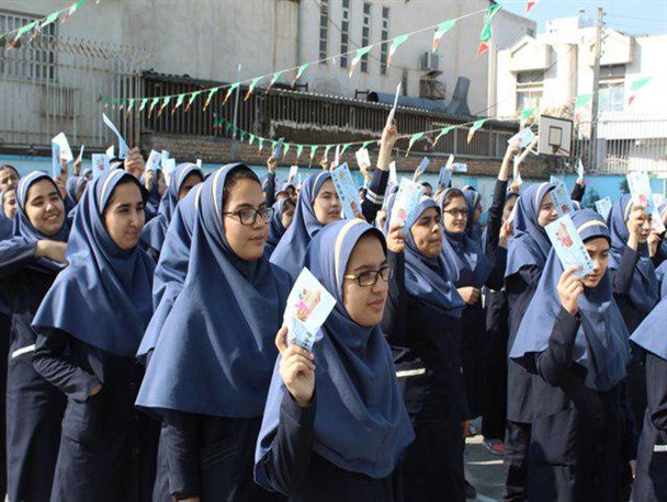 جشن نیکوکاری در مدارس گنبدکاووس/تصاویر